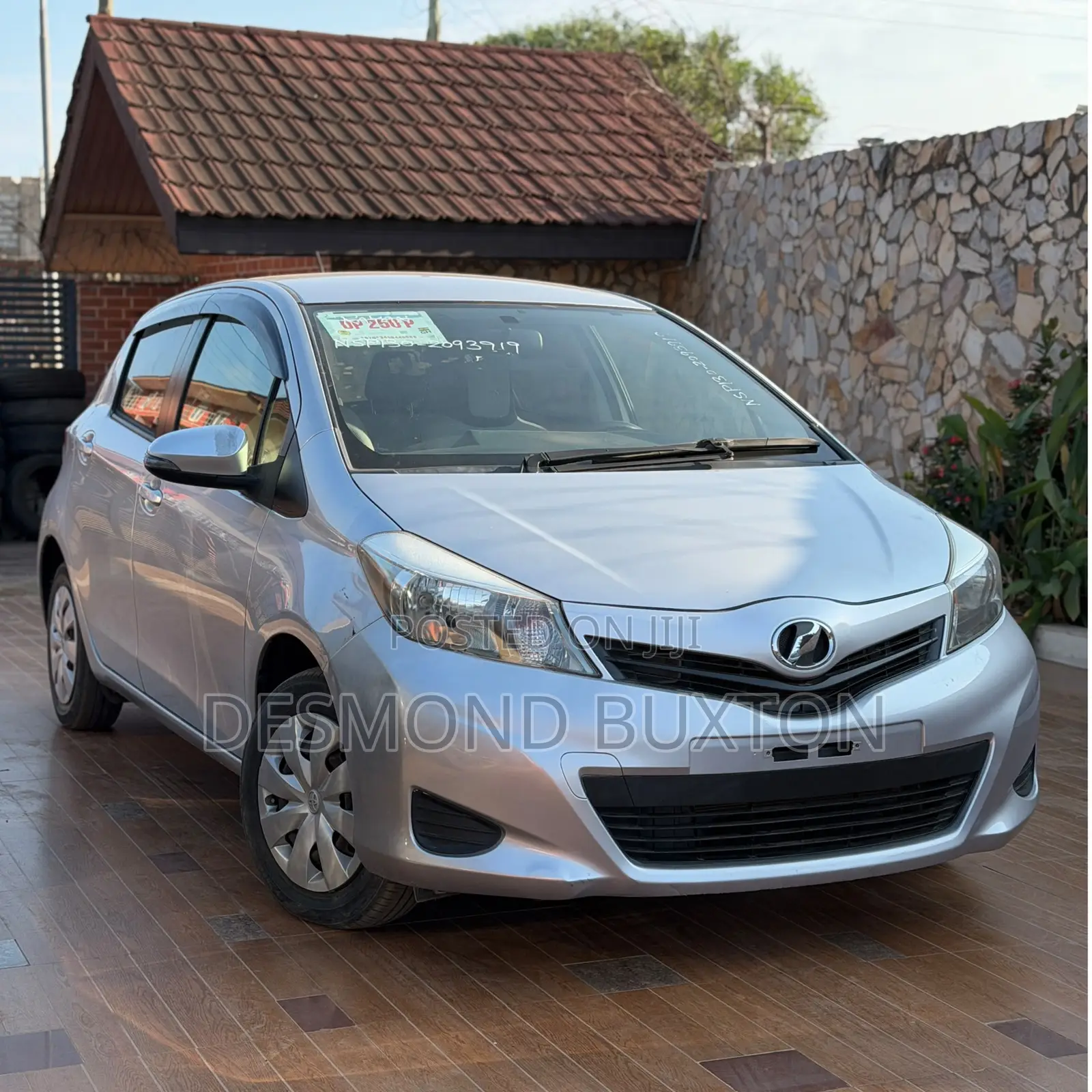 Toyota Vitz 1.3 AWD 3dr 2012 Gray