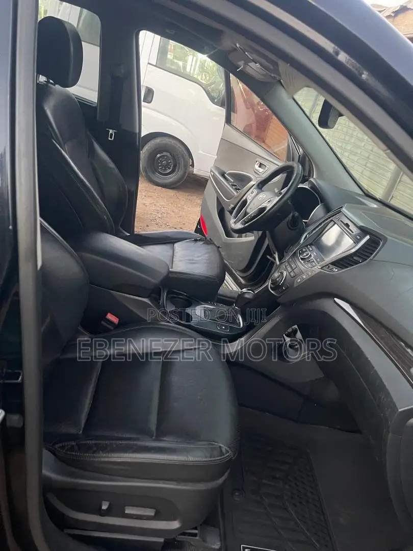 Hyundai Santa Fe 2016 Black