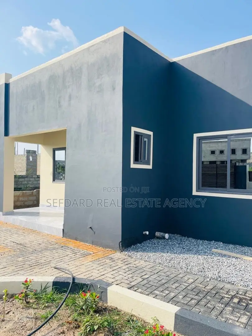 3bdrm House in Sefdard Properties, Pokuase for sale