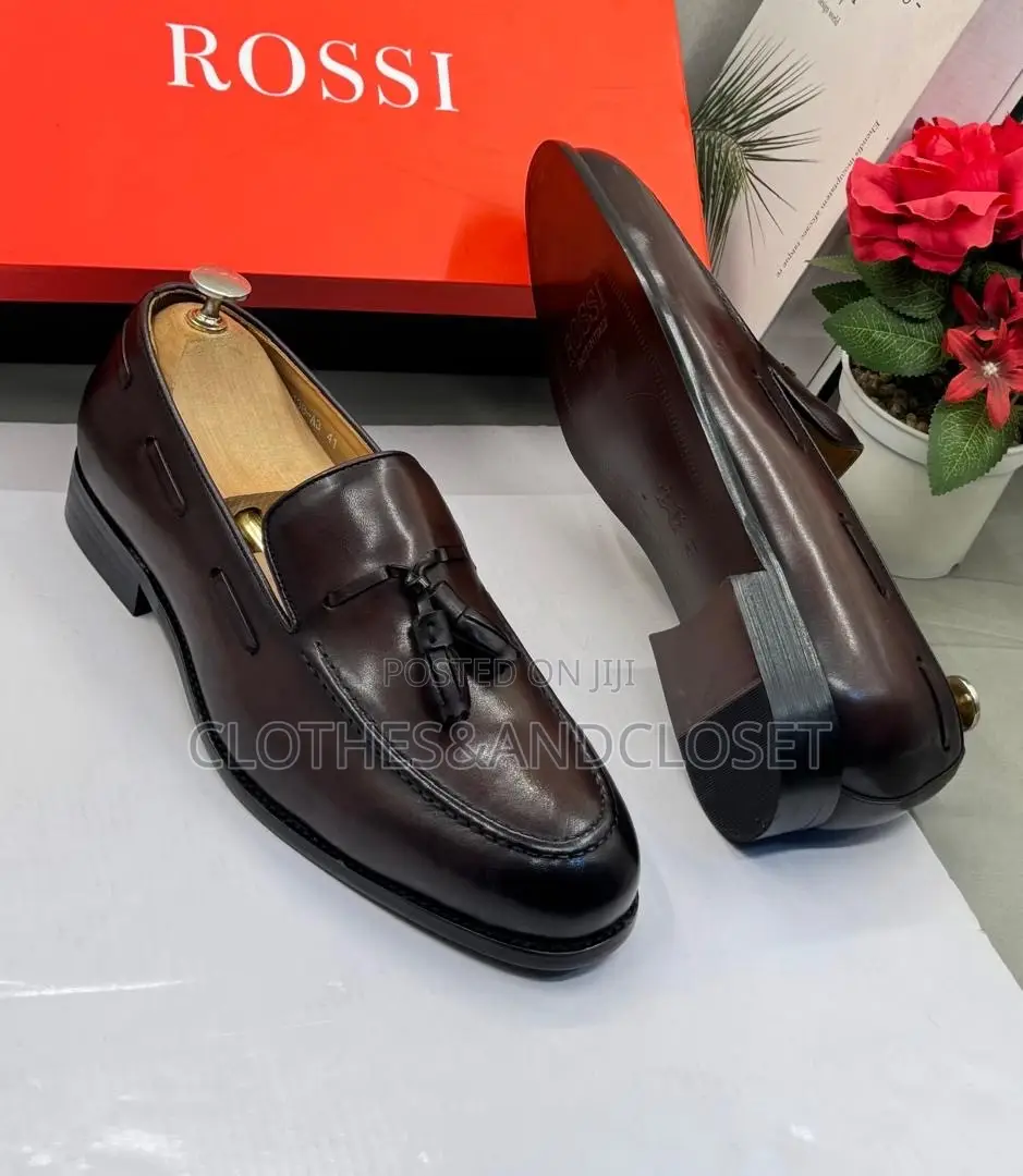 Dark Brown Leather Tassel Loafers With a Slip-on Design