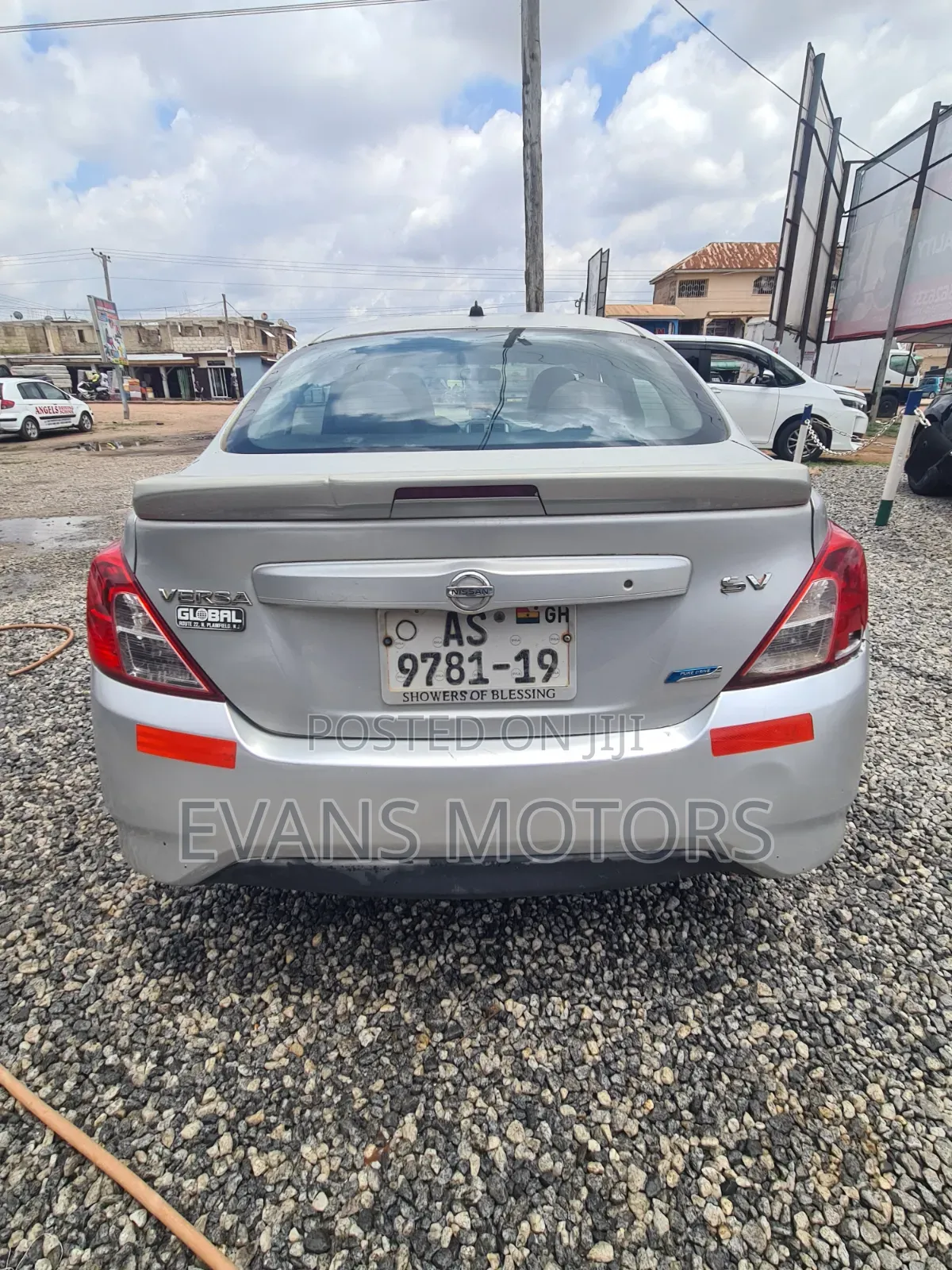Nissan Versa 1.6 S Sedan CVT 2012 Silver