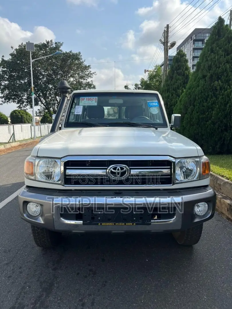 Toyota Land Cruiser 2019 White