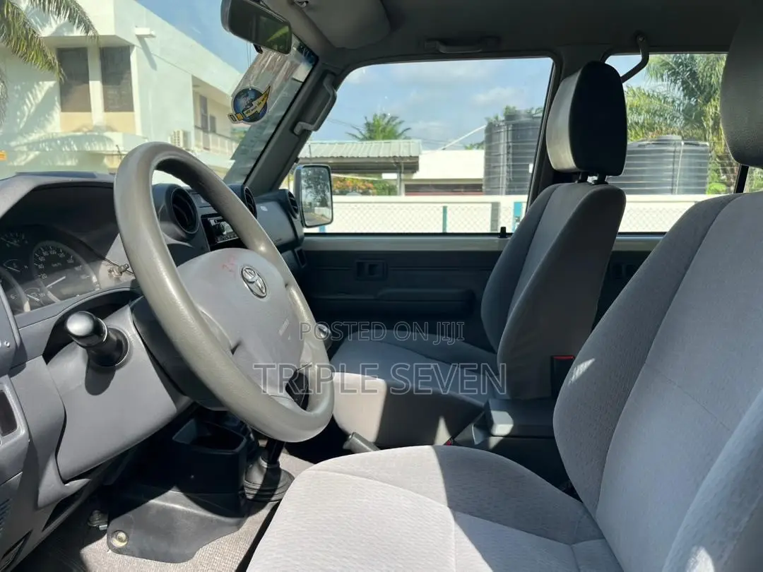 Toyota Land Cruiser 2019 White