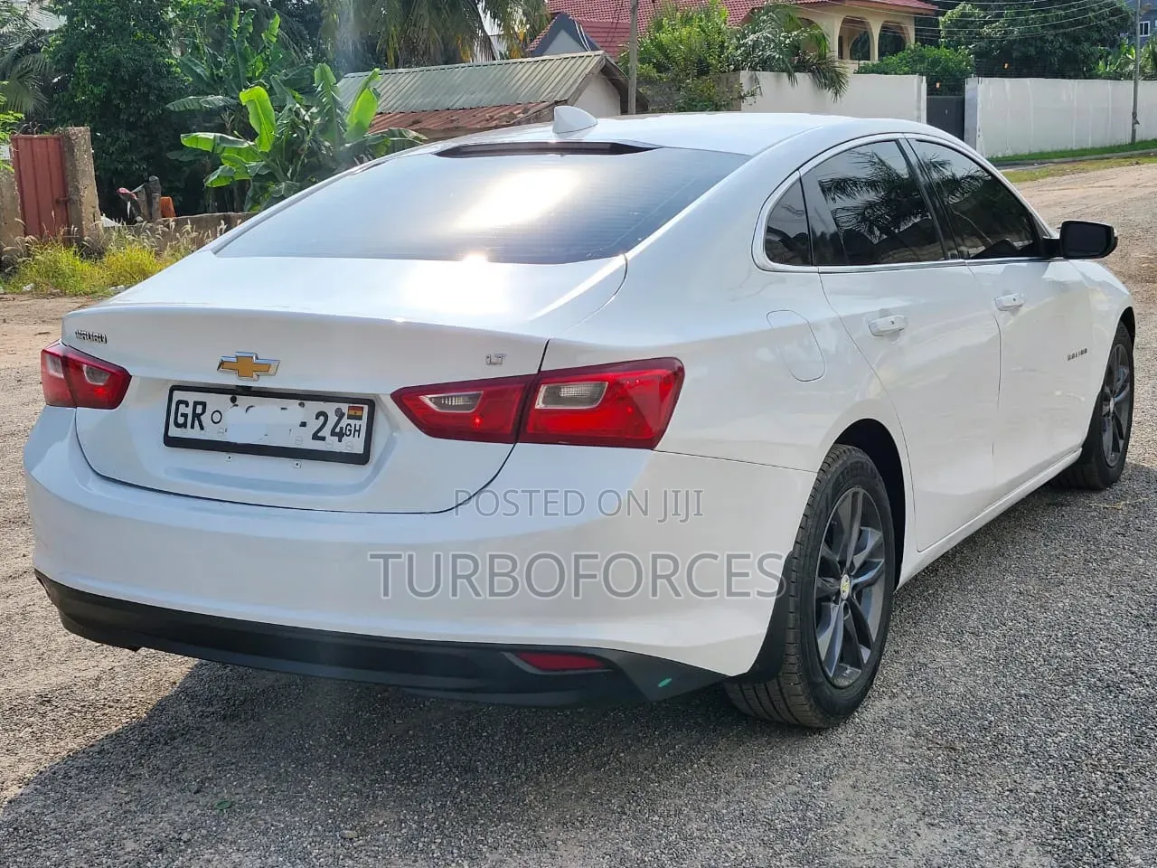Chevrolet Malibu 2017 White