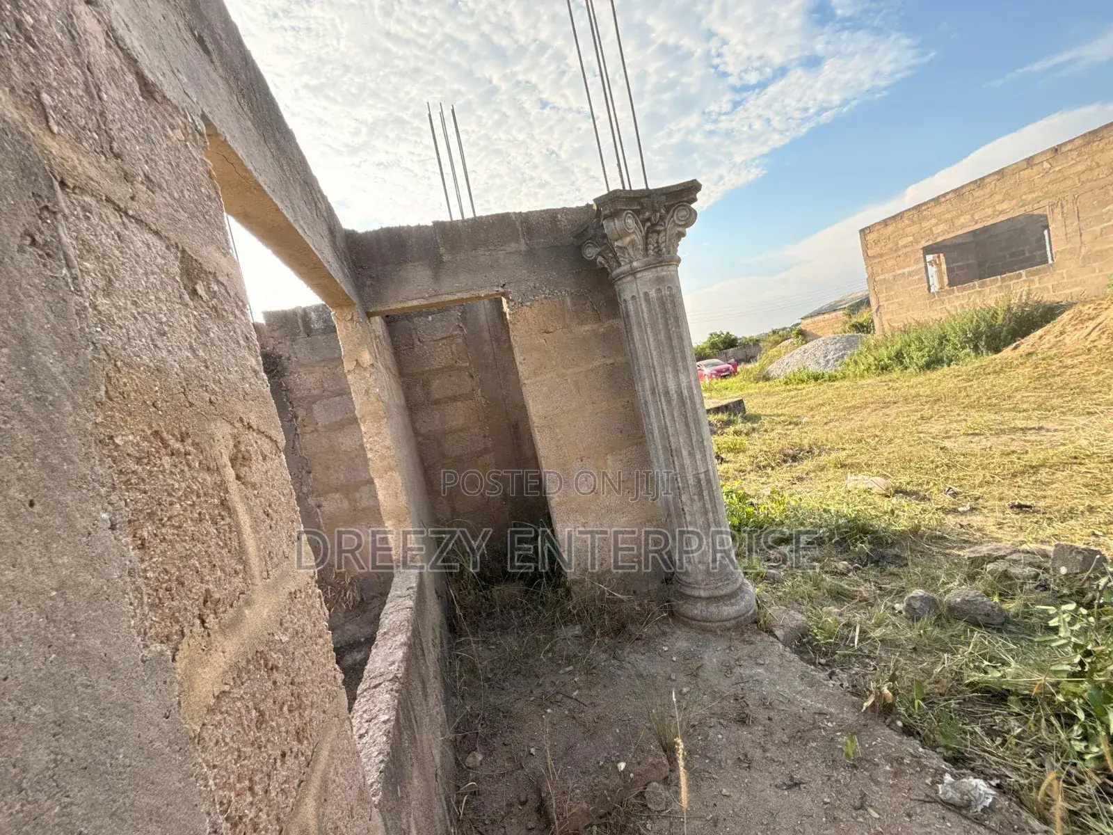 6bdrm Apartment in Gomoa East for sale