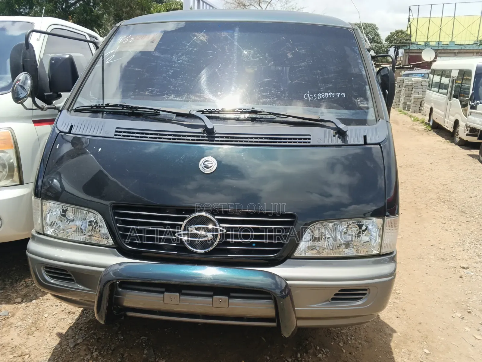 SsangYong Istana 2001 Green