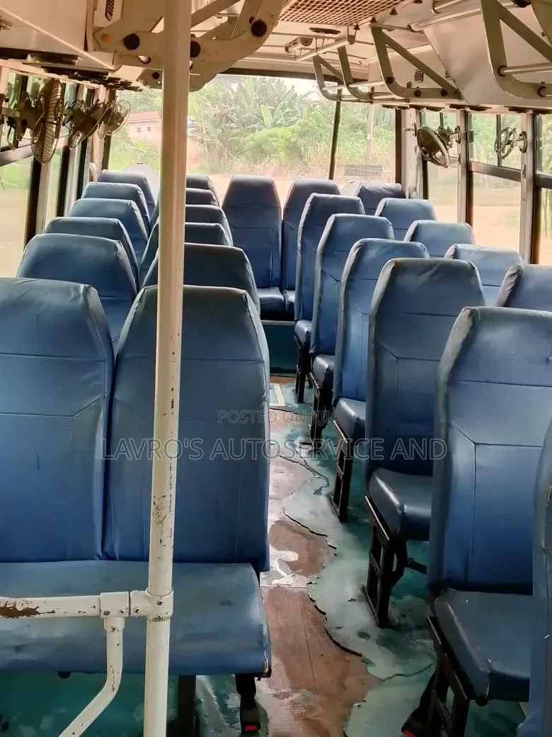 Tata Starbus Ultra Skool 2000 White