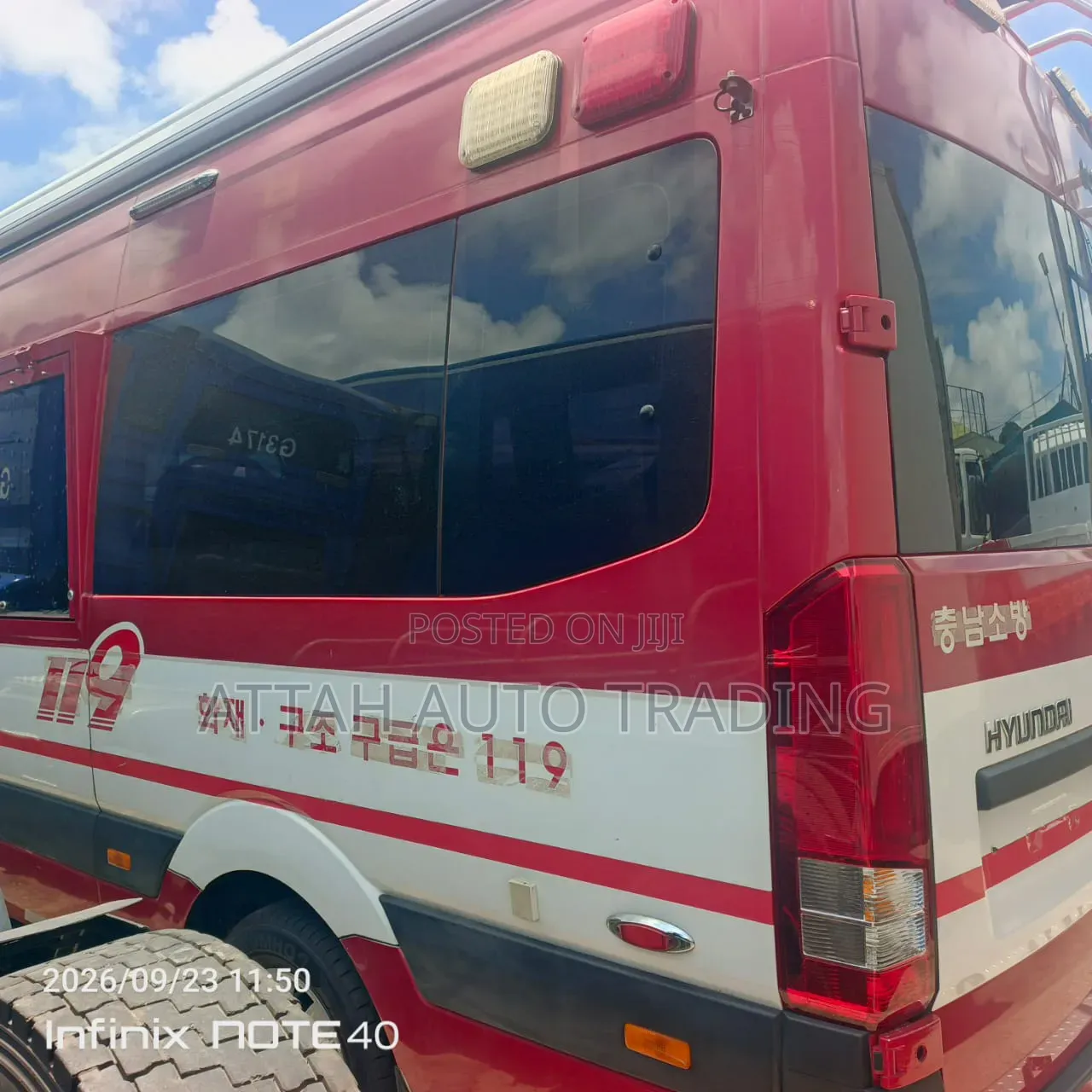 Hyundai Global 900 2015 Pink