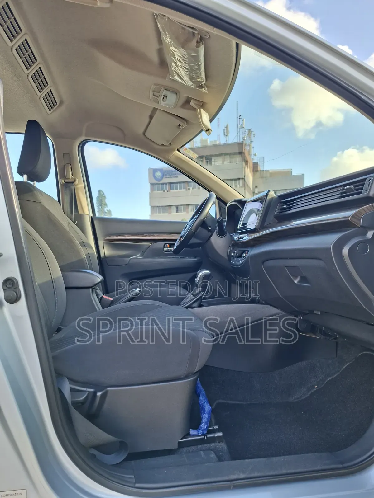 Toyota Rumion 1.5 FWD 2023 Silver