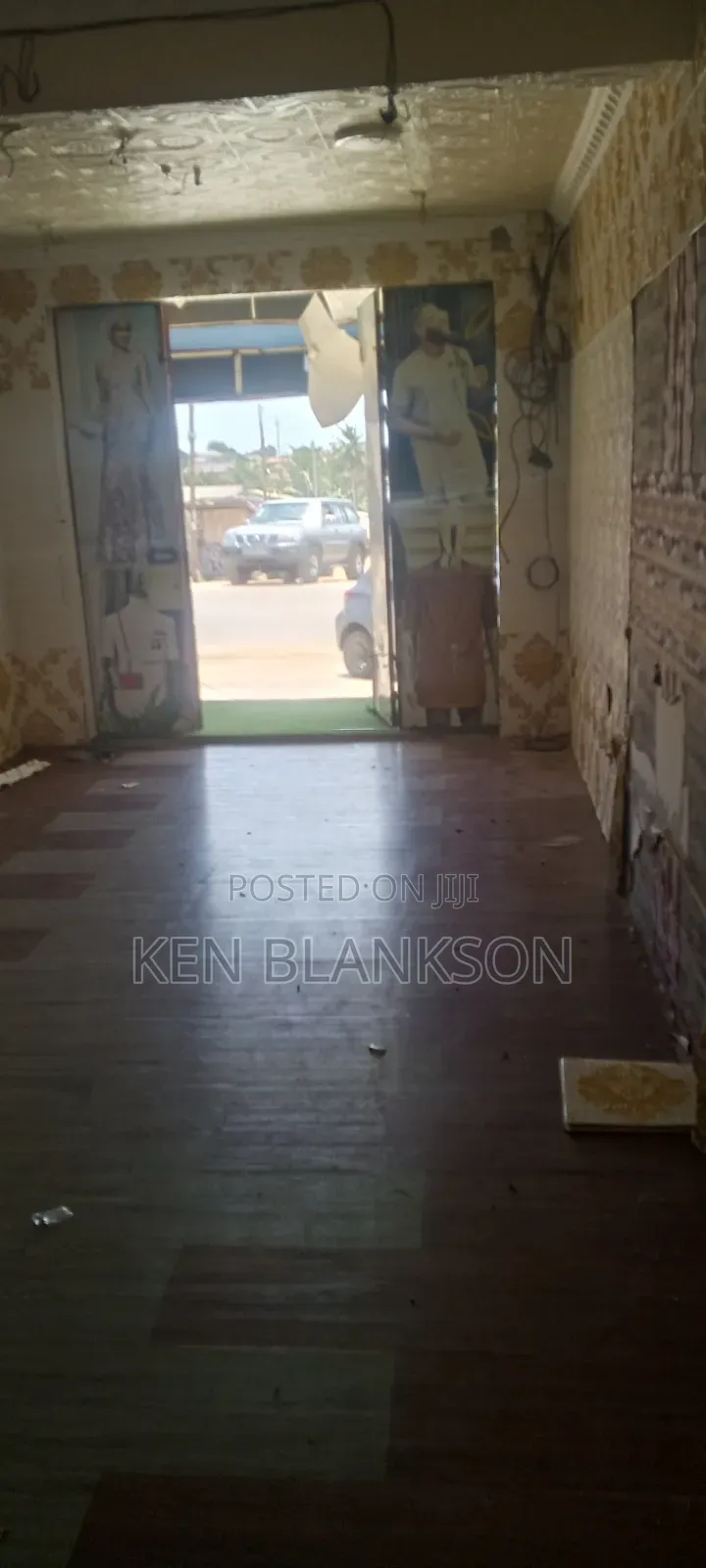 Huge Shop for Rent