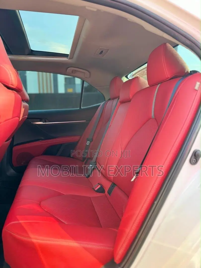 Toyota Camry 2019 White