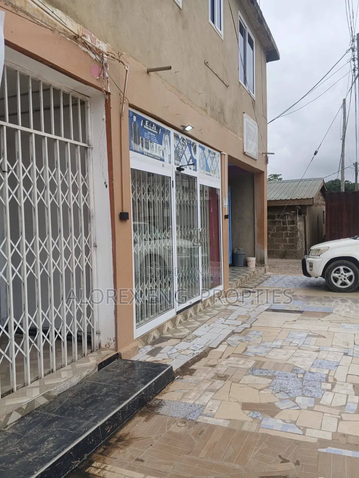 Shop for Rent at Oyarifa Teiman