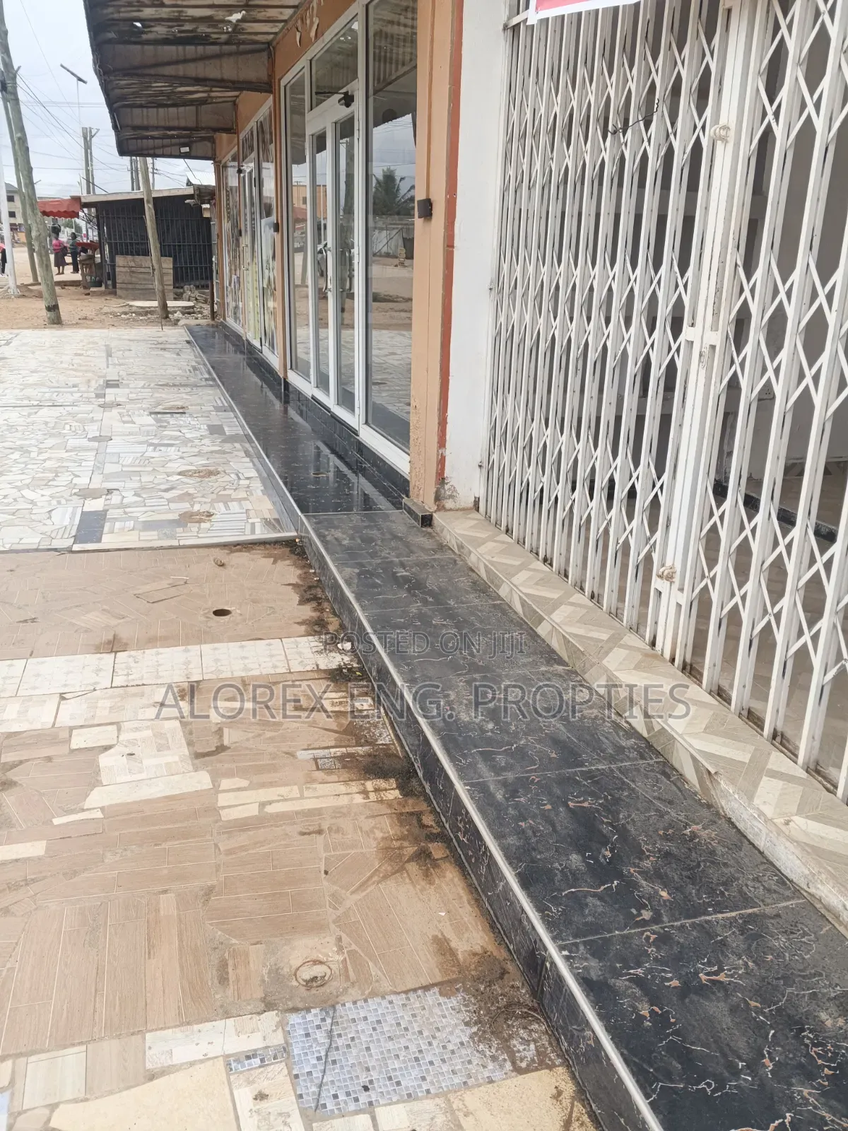 Shop for Rent at Oyarifa Teiman