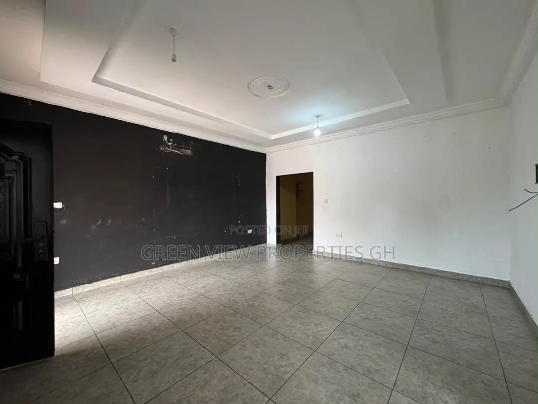 3bdrm House in West Hills Mall Area for rent