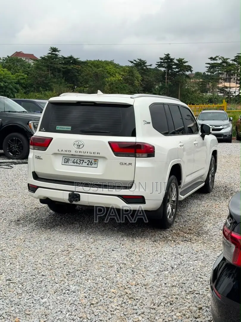 Toyota Land Cruiser 2024 White