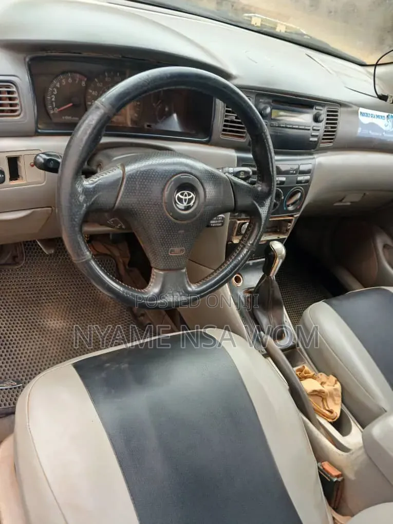 Toyota Corolla 2005 Gray