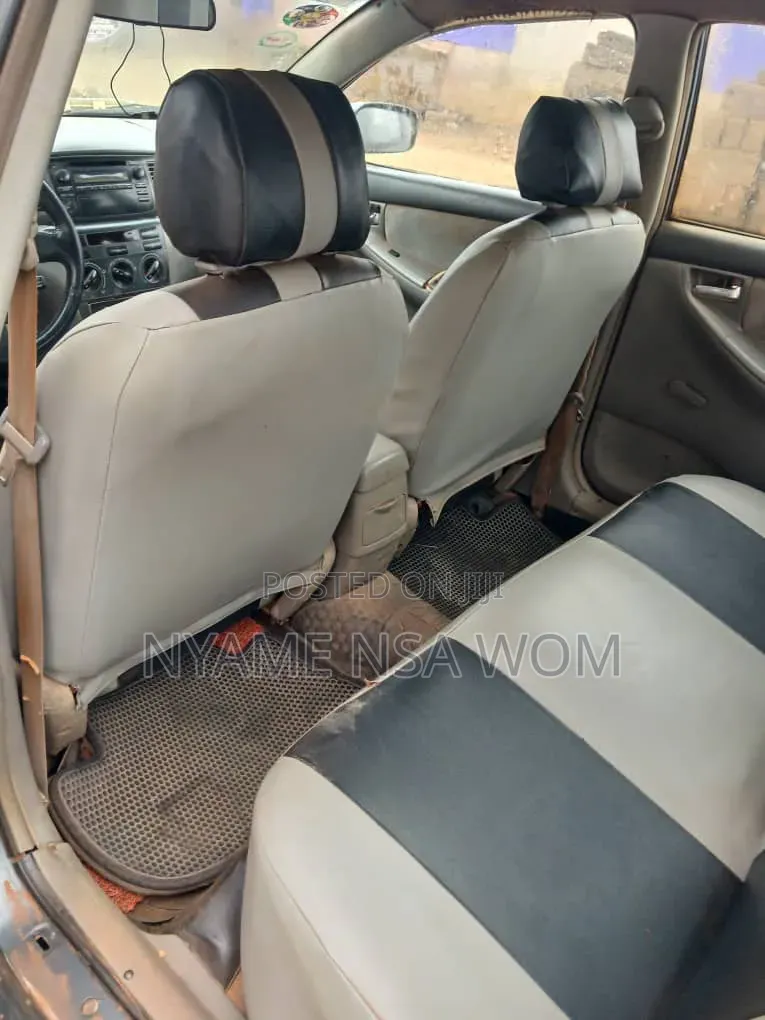 Toyota Corolla 2005 Gray