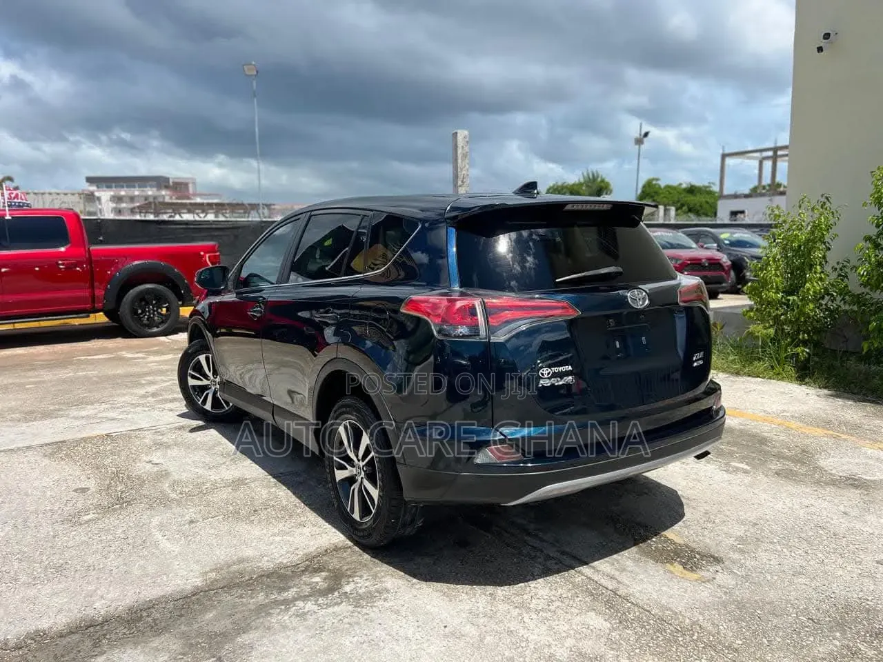 Toyota RAV4 XLE AWD (2.5L 4cyl 6A) 2017 Teal