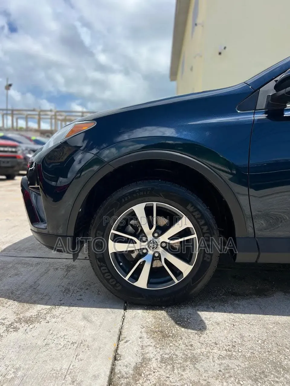 Toyota RAV4 XLE AWD (2.5L 4cyl 6A) 2017 Teal