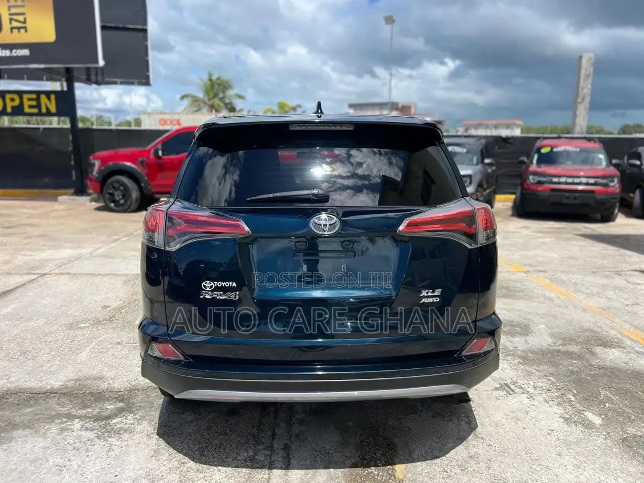 Toyota RAV4 XLE AWD (2.5L 4cyl 6A) 2017 Teal