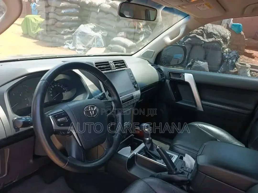 Toyota Land Cruiser Prado 2.8 2021 Black