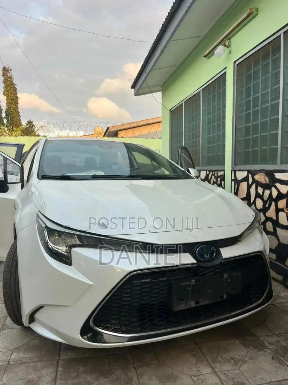 Toyota Levin Hybrid Entry 2021 White