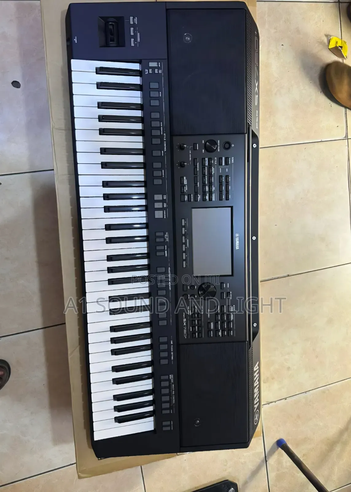 Yamaha SX720+ Arranger Workstation Keyboard