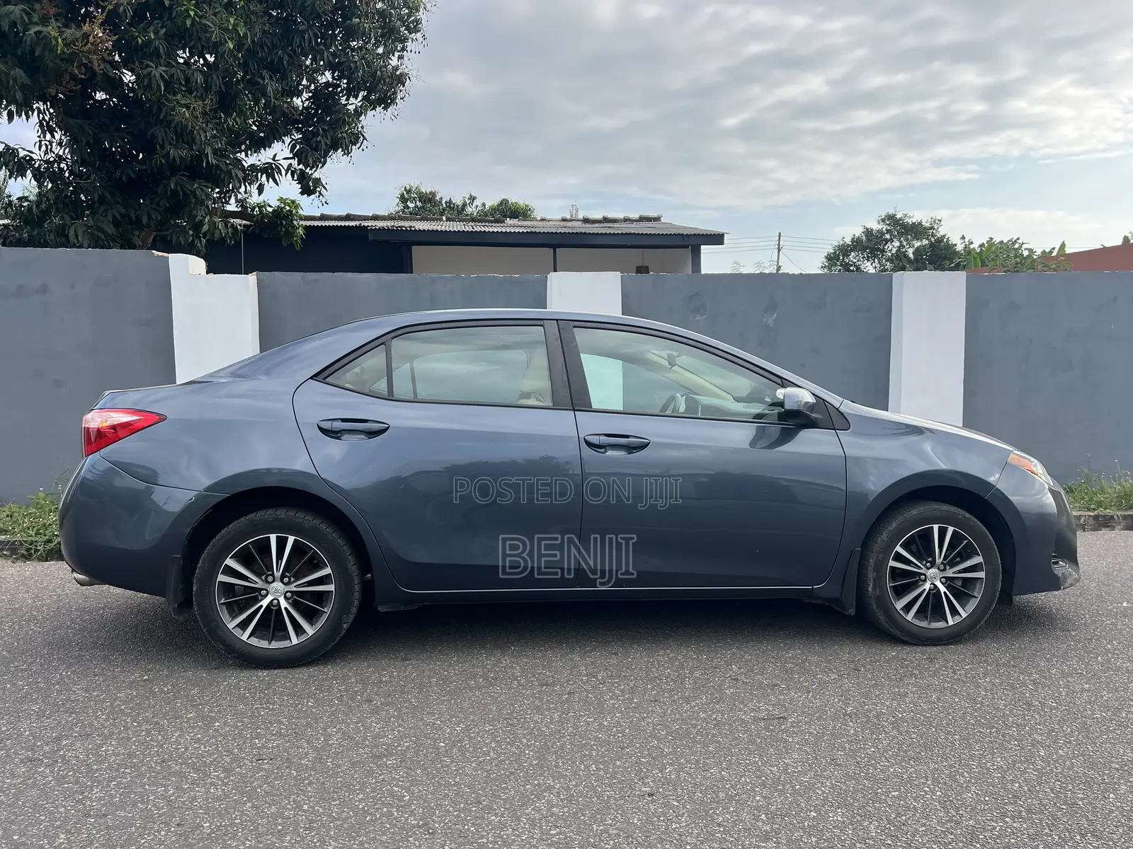 Toyota Corolla 2017 Gray