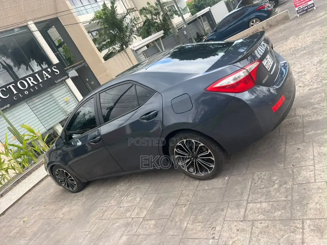 Toyota Corolla S 4dr Sedan (1.8L 4cyl CVT) 2016 Gray