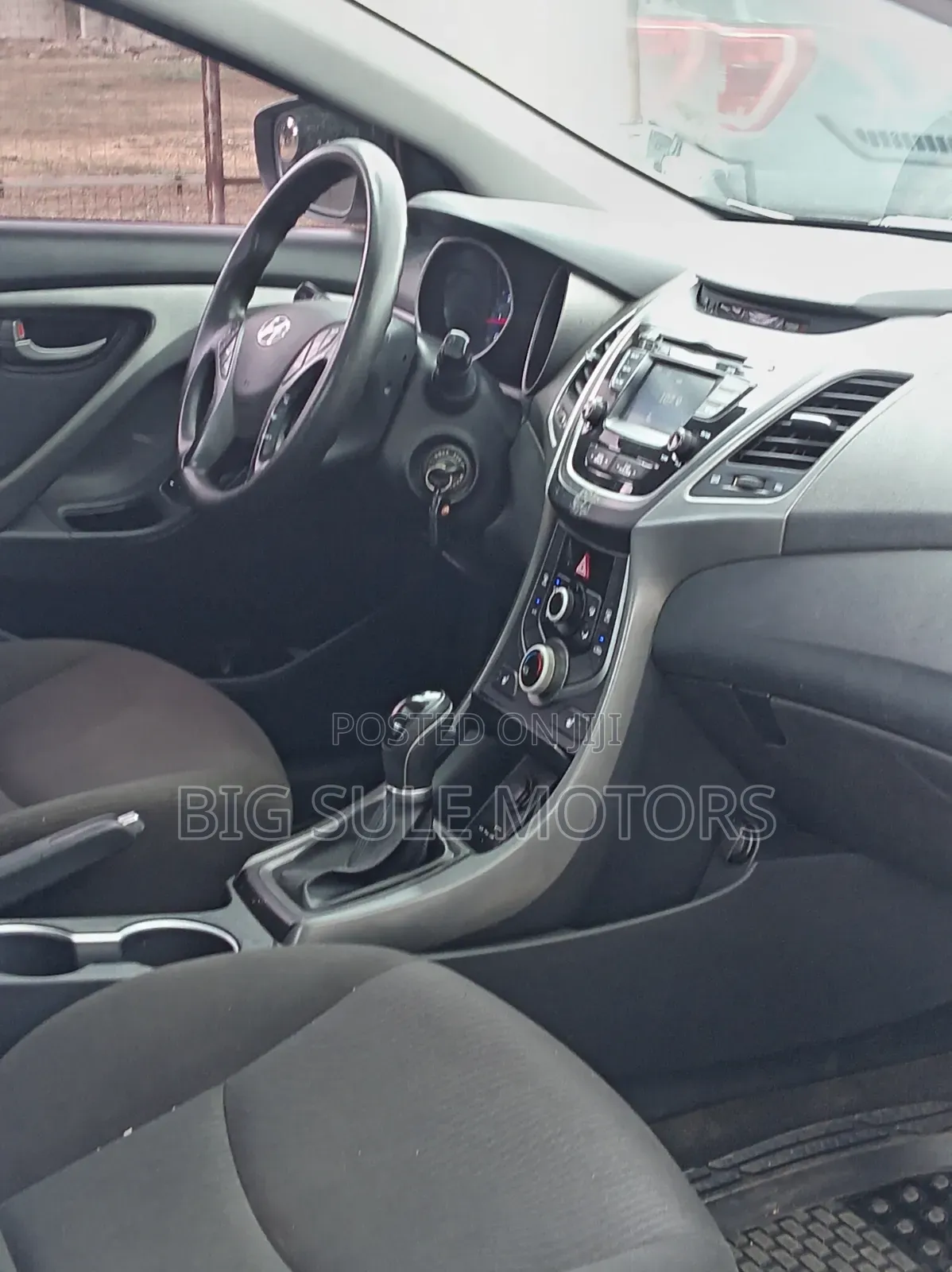 Hyundai Elantra Limited 4dr Sedan (1.8L 4cyl 6A) 2015 Silver