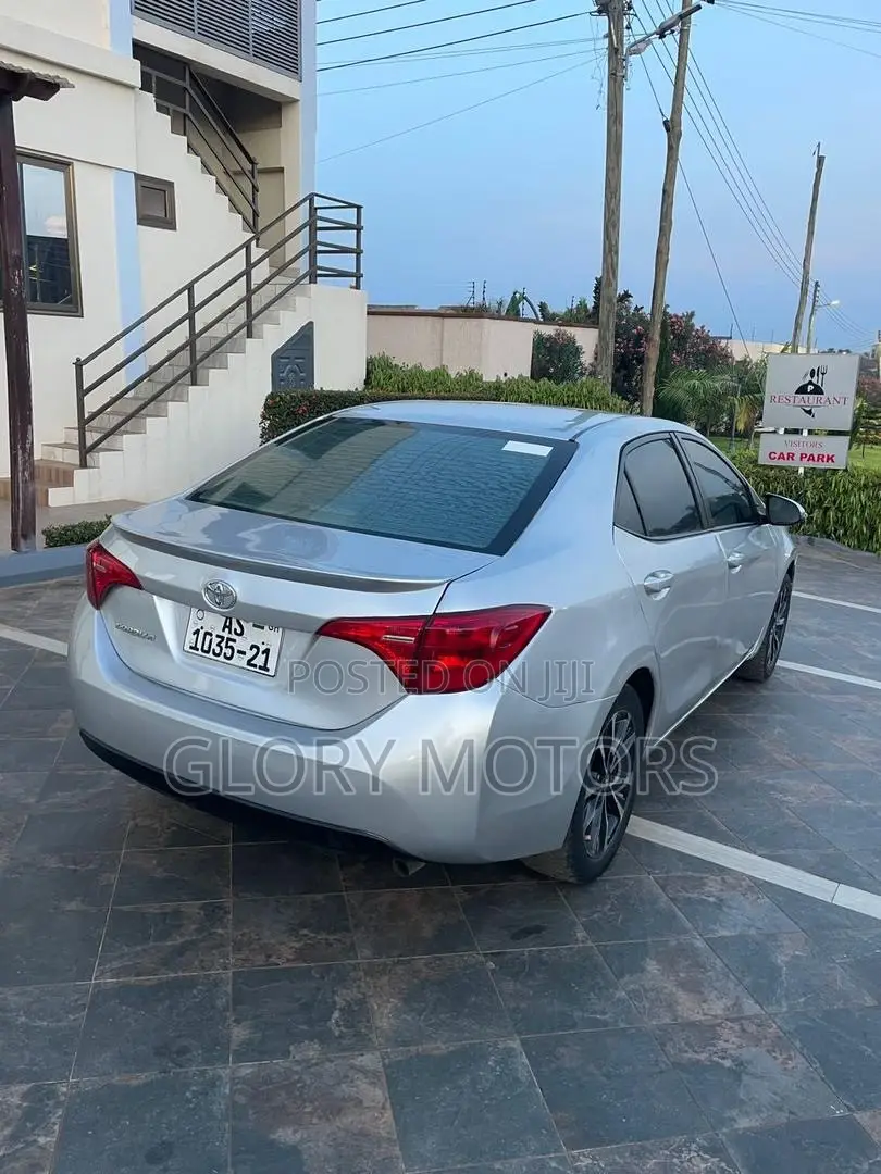 Toyota Corolla SE 4dr Sedan (1.8L 4cyl CVT) 2017 Silver