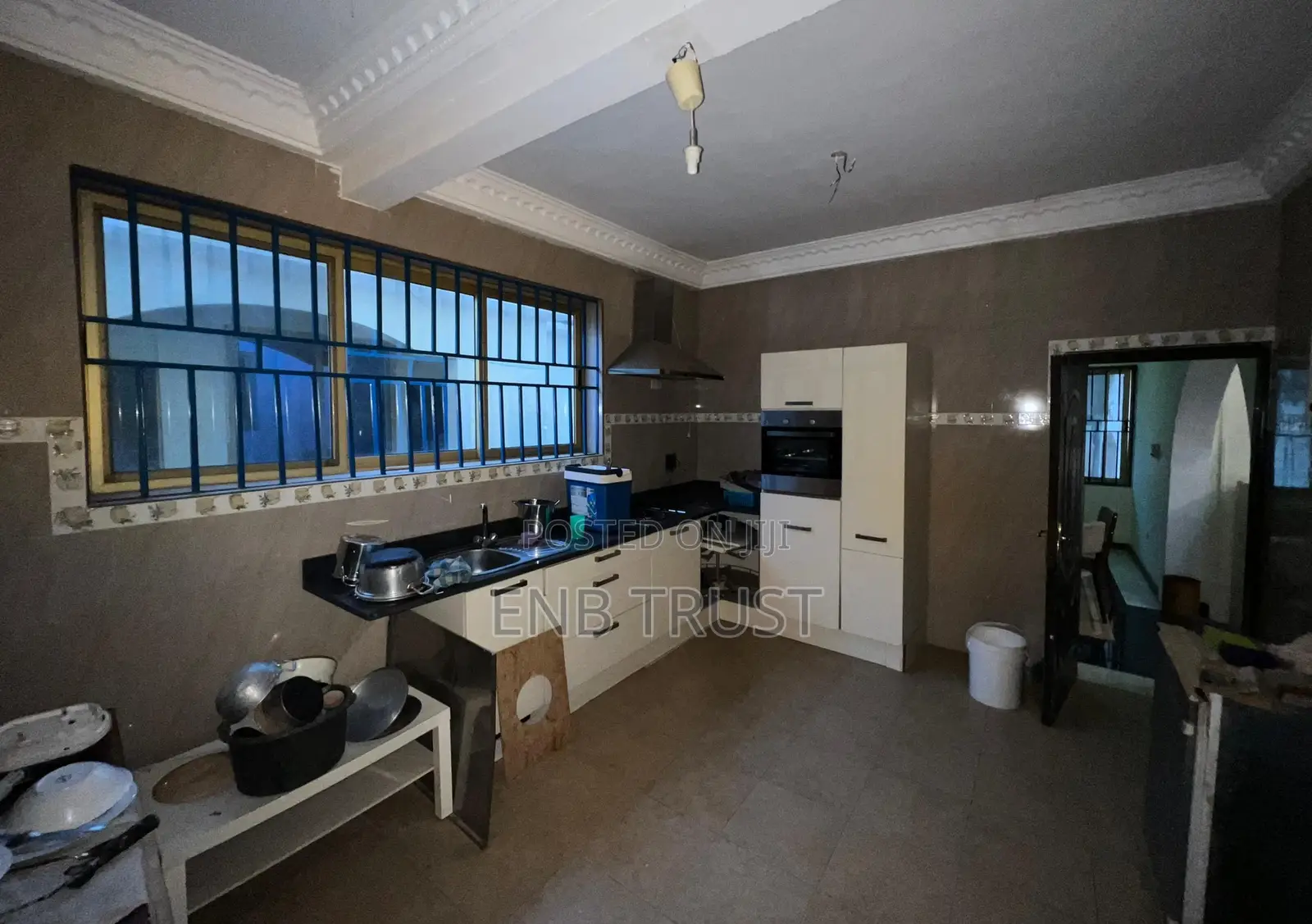 7bdrm Duplex in Mccarthy Hill for sale