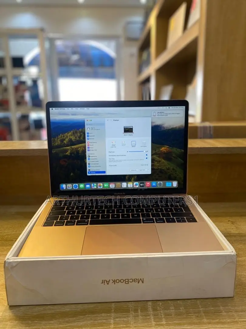 New Laptop Apple MacBook Air 2019 8GB Intel Core i5 SSD 128GB