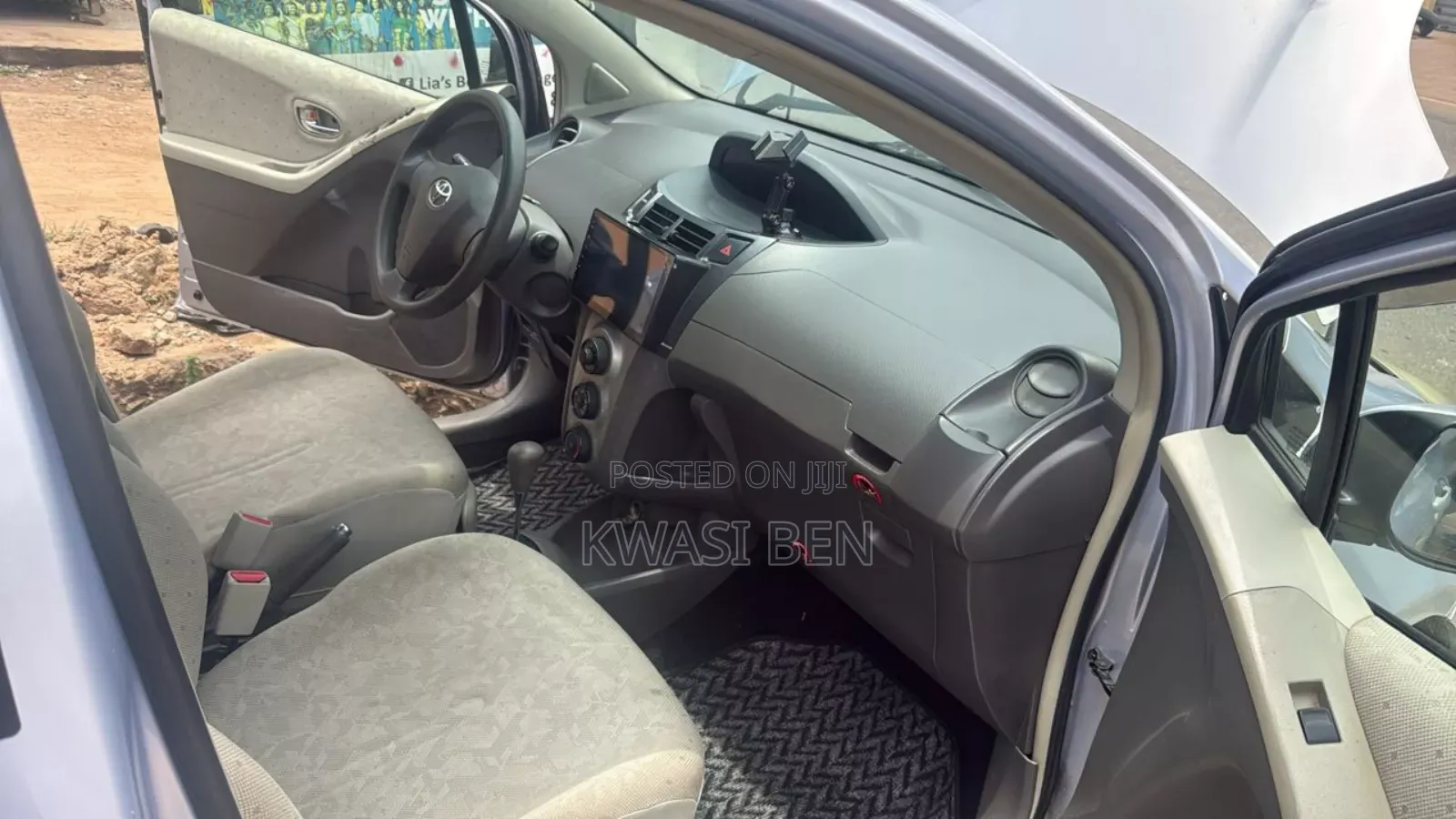 Toyota Vitz 2010 Gray