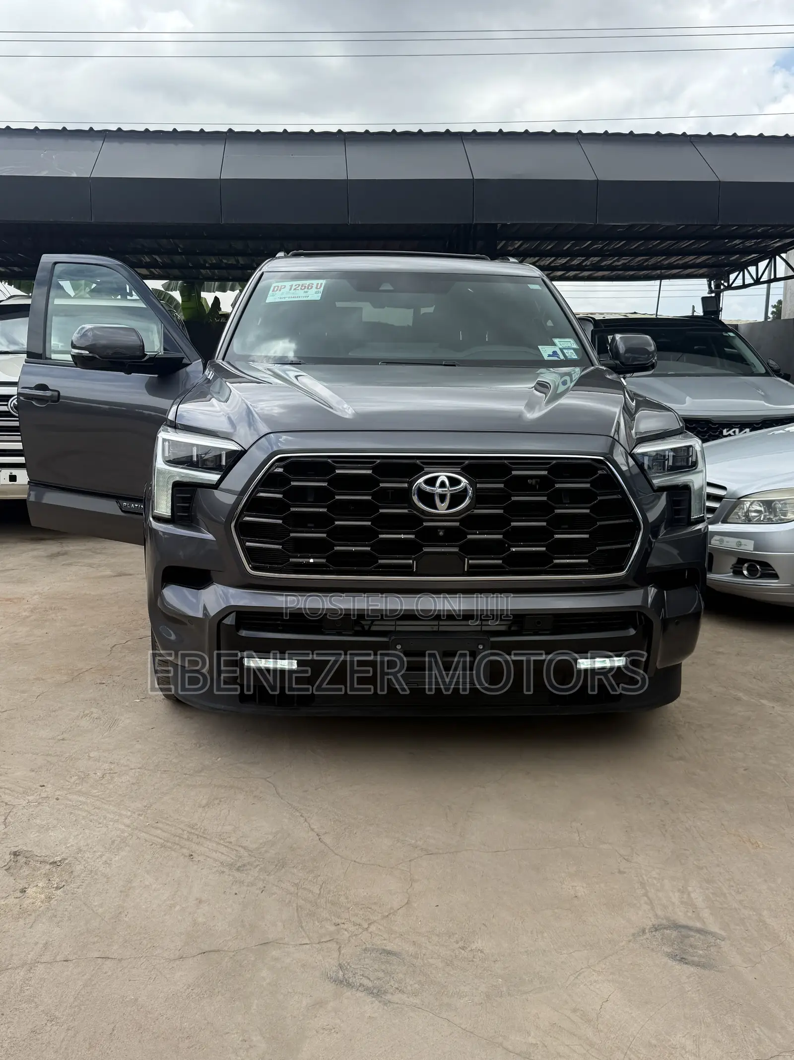 Toyota Sequoia Platinum 4WD 2023 Gray