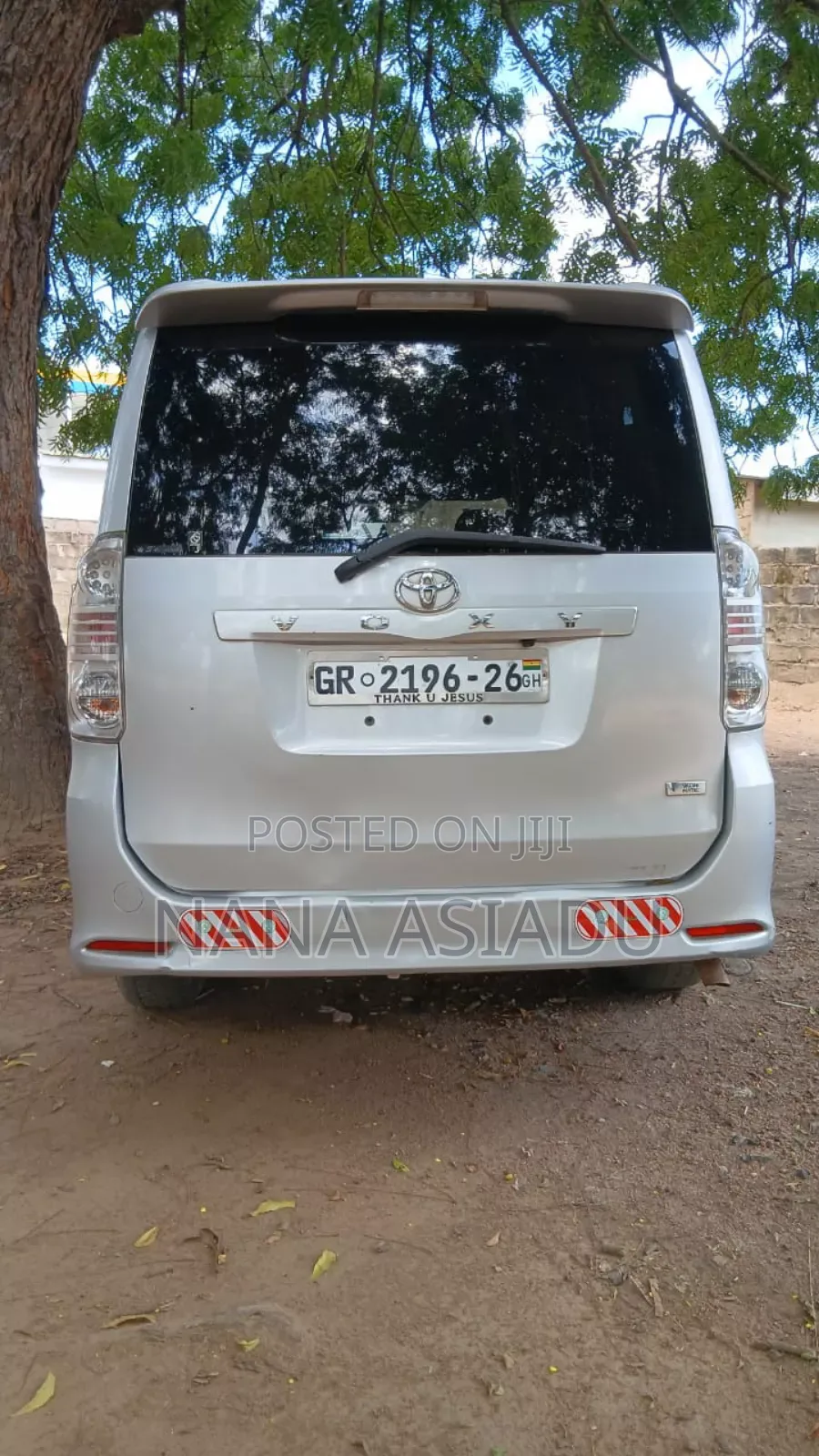Toyota Voxy 2013 Silver