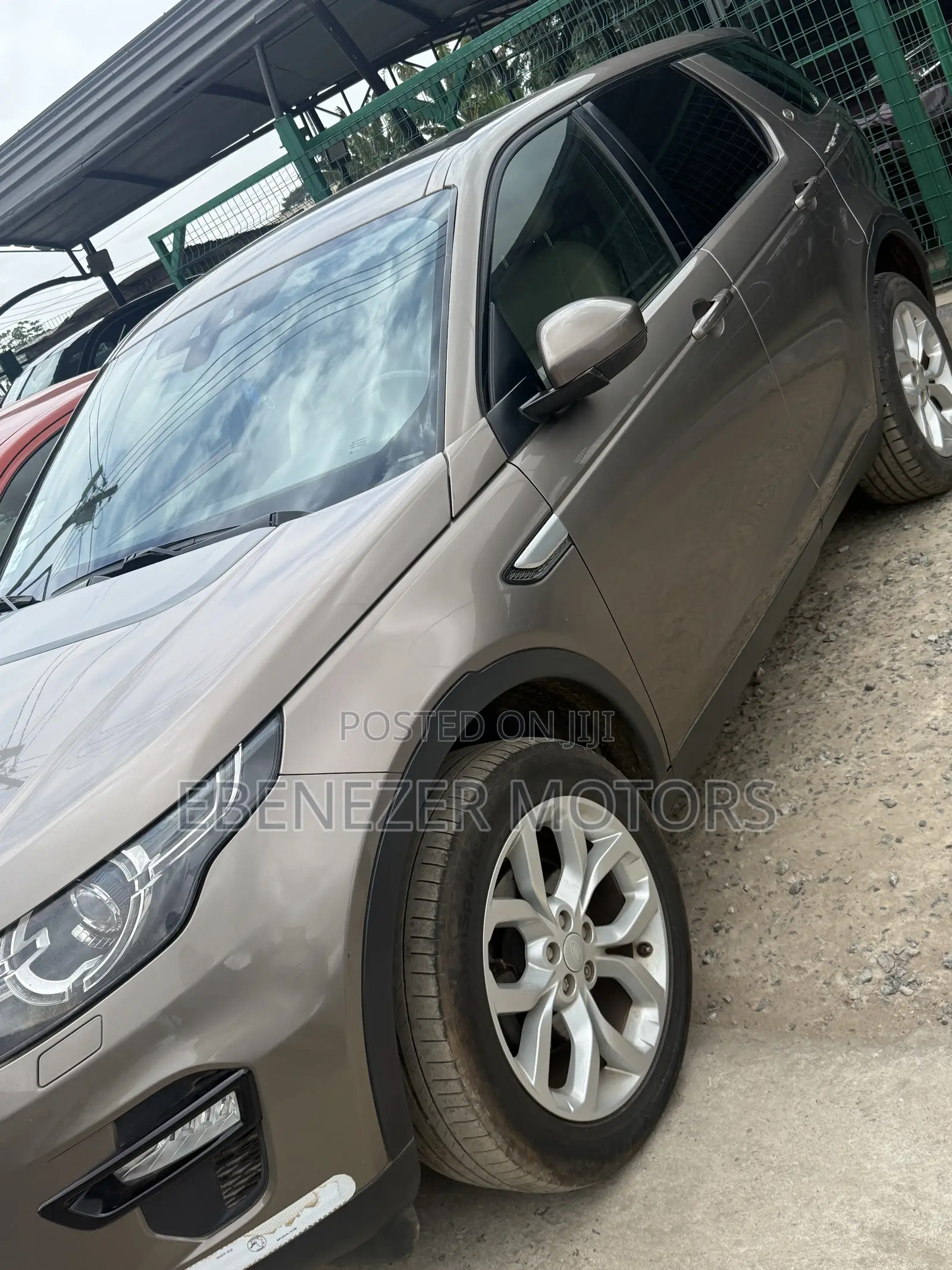 Land Rover Discovery 2016 Brown