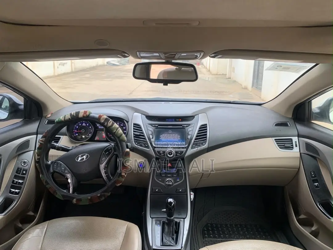 Hyundai Elantra Limited 4dr Sedan (1.8L 4cyl 6A) 2014 White