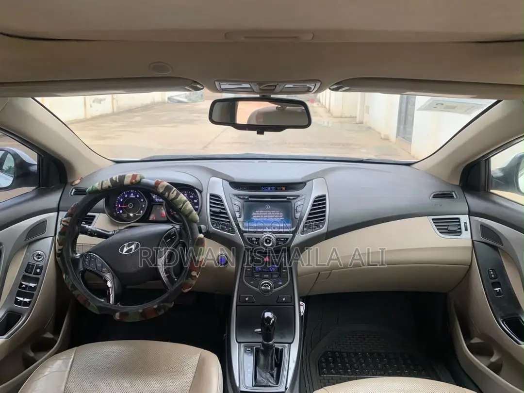Hyundai Elantra Limited 4dr Sedan (1.8L 4cyl 6A) 2014 White