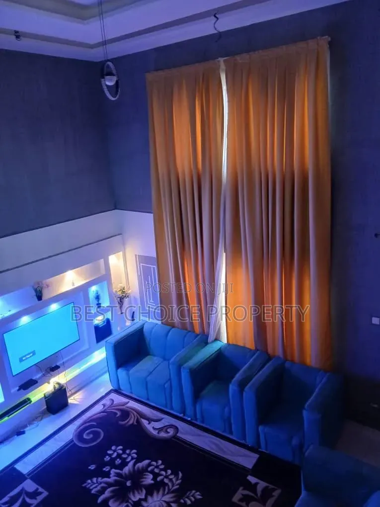 5bdrm House in East Amrahia, A&C Mall Area for sale