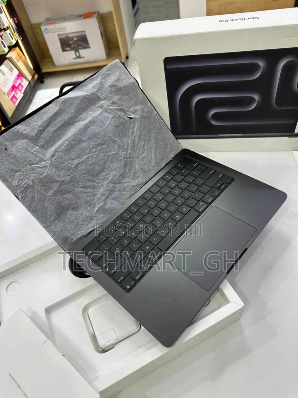 Laptop Apple MacBook Pro 2024 M4 16GB Apple M4 SSD 512GB