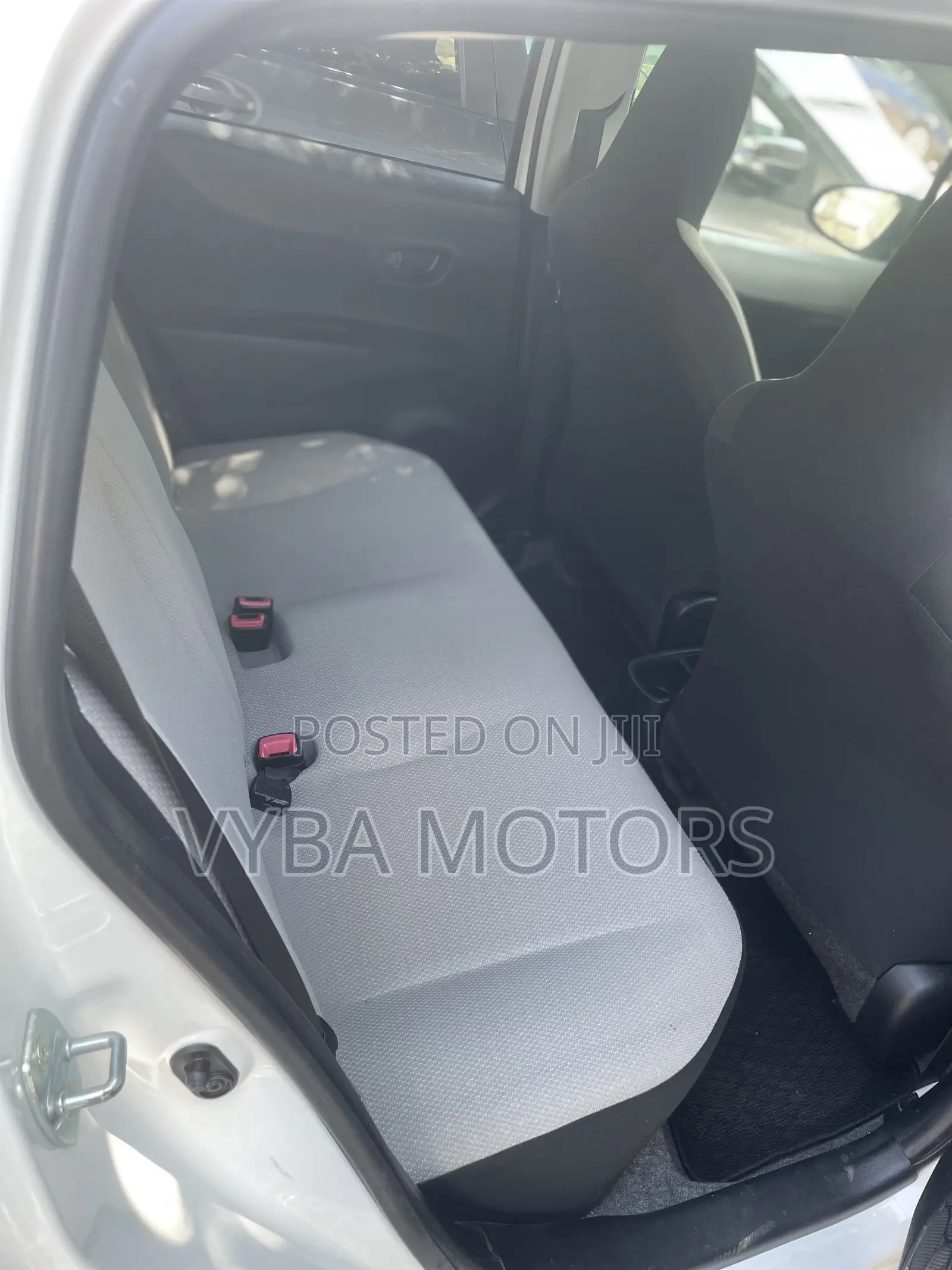 Toyota Vitz 2013 White