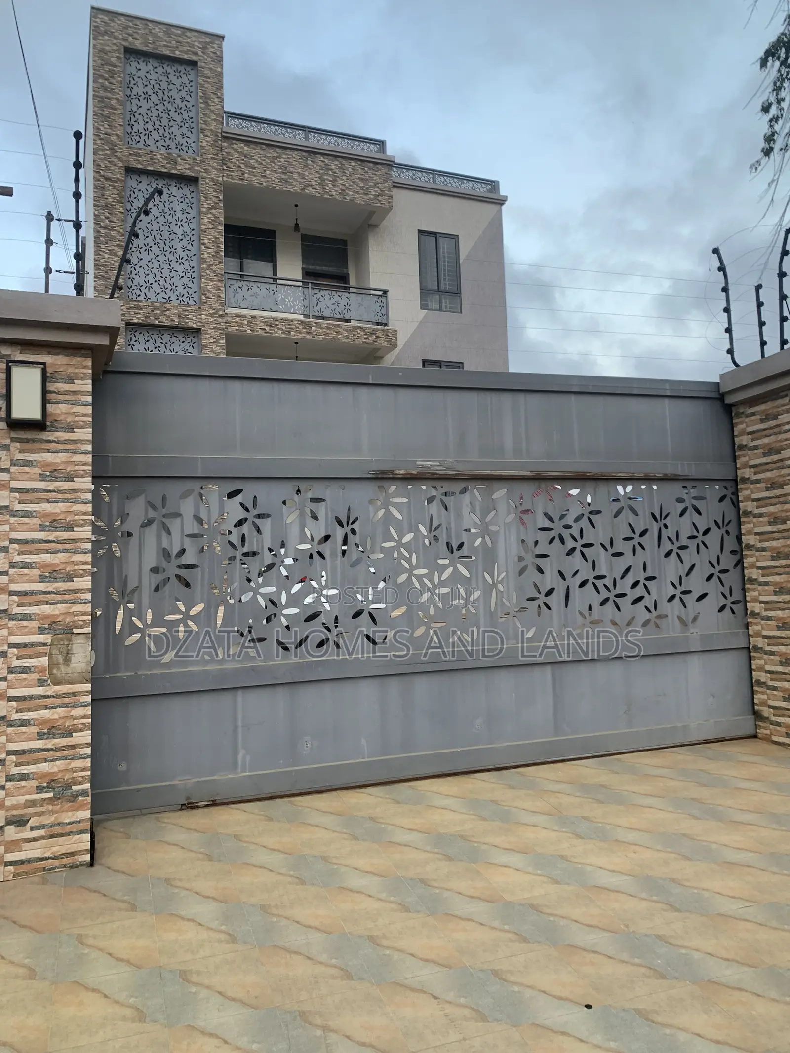 3bdrm Apartment in Community 18, Spintex for rent