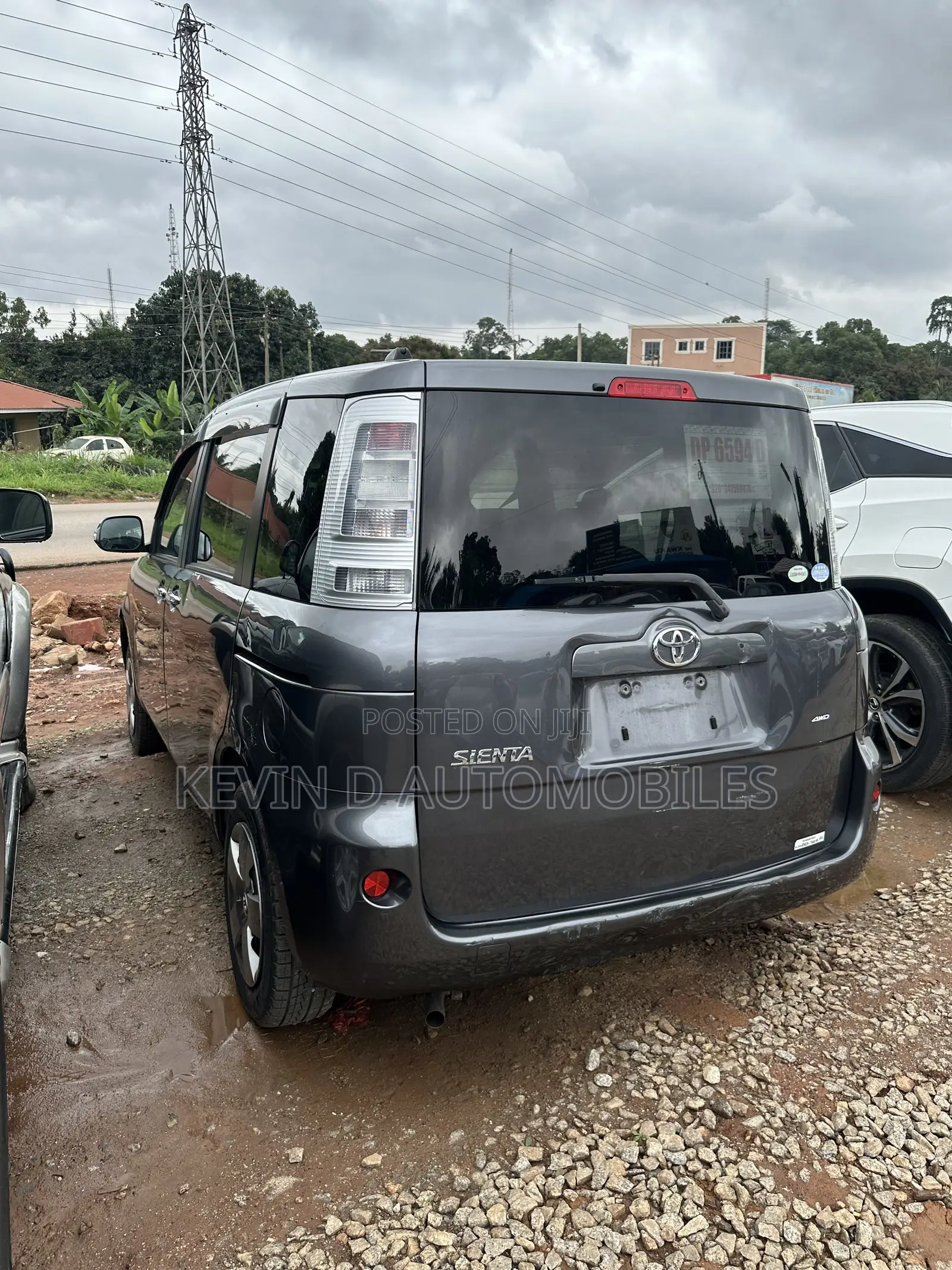 Toyota Sienta 1.5 AWD 2013 Gray