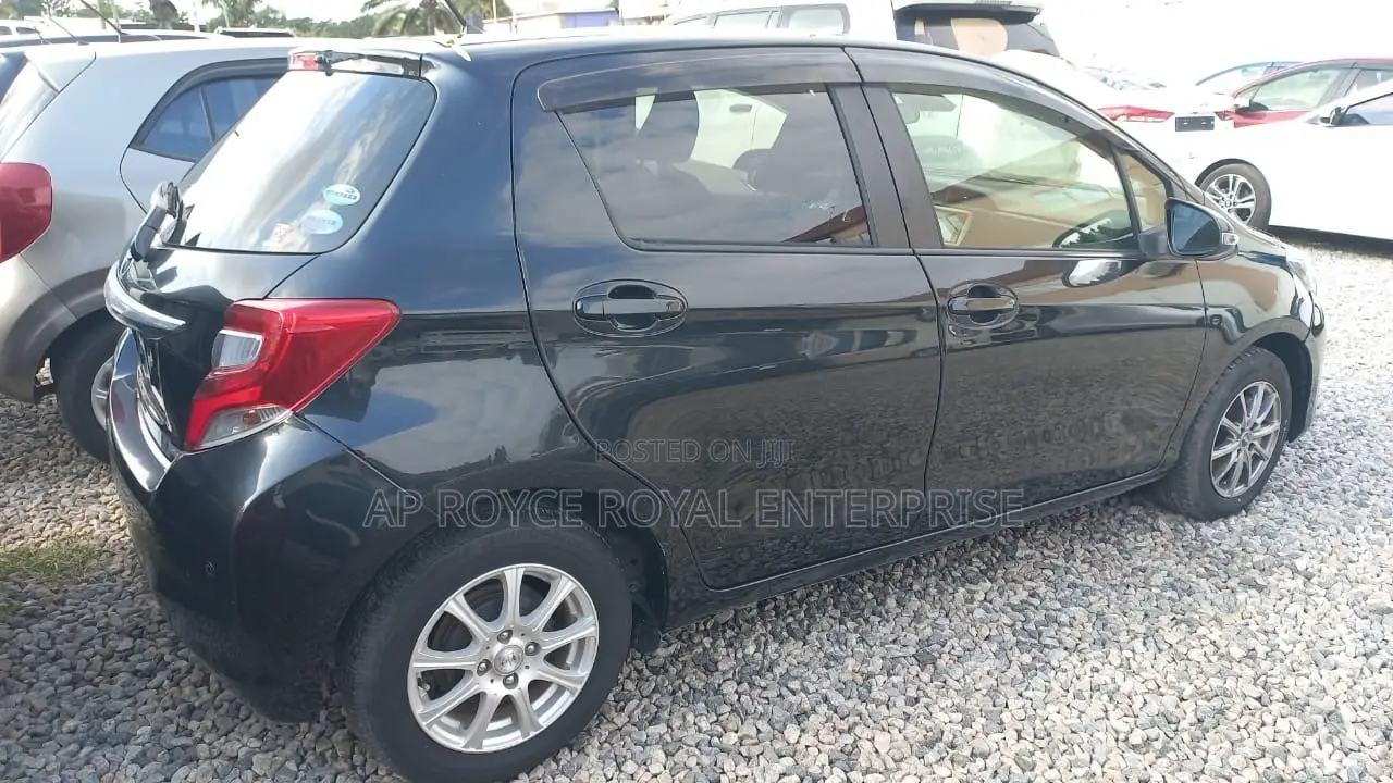 Toyota Vitz 1.3 FWD 3dr 2015 Black