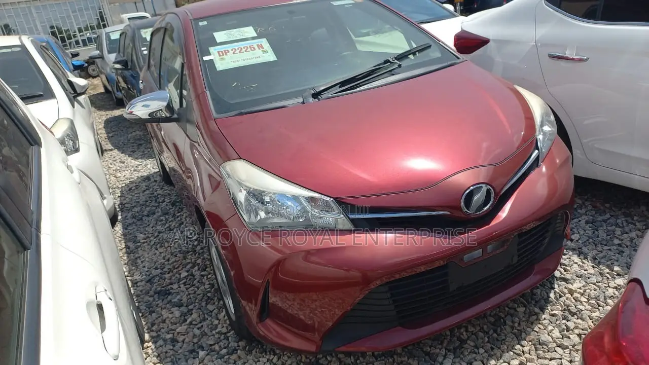 Toyota Vitz 1.3 FWD 3dr 2015 Burgundy