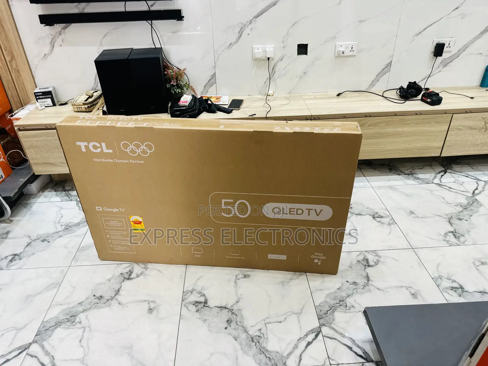 Ultra Slim Sleek TCL TV 50 Smart Satellite Android FHD QLED