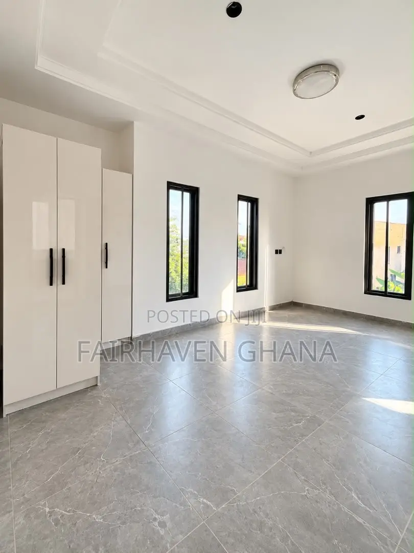 Furnished 4bdrm Apartment in Fairhaven, East Legon for sale