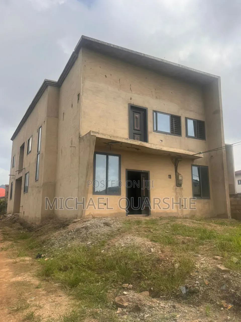 5bdrm House in Pokuase Government for sale