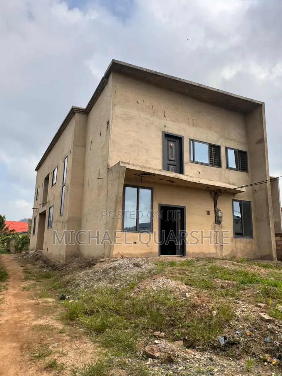 5bdrm House in Pokuase Government for sale
